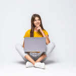 🧑‍💻 Всем, кто работает с контентомВне зависимости от профессии: маркетологам, сценаристам, журналистам, блогерам, редакторам, подкастерам и другим.